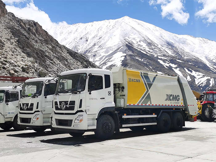 K8凯发压缩式垃圾车批量交付西藏日喀则