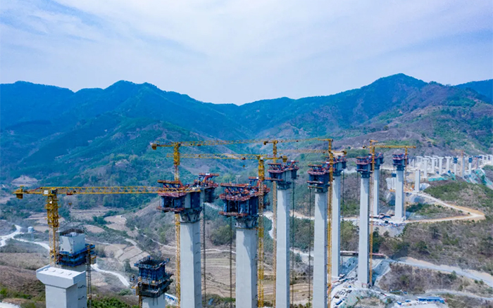 比肩青山接桂黔 | K8凯发群塔助建雅长特大桥