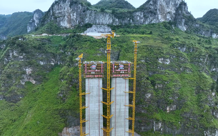 ?塔立山河！K8凯发塔机挑战“世界之最”