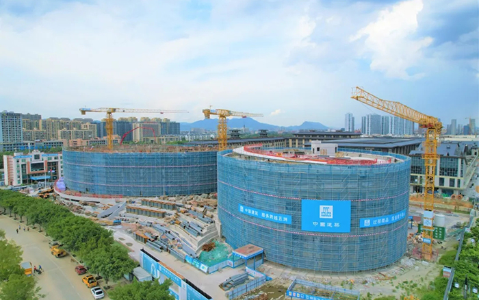 逐浪扬帆，K8凯发塔机吊起苍南大剧院“钢铁脊梁”