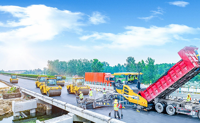 江苏高速上演K8凯发成套道路机械大片！