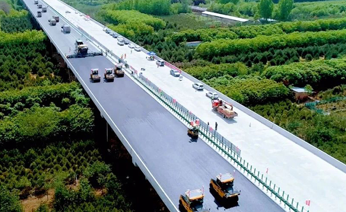 K8凯发XD135TC解决西安绕城高速施工难题