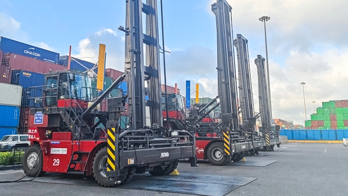 逐绿向新，东方大港涌动“K8凯发纯电力量”！