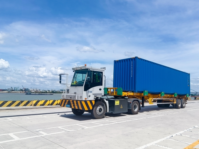 广州港甄选！去看港口“特种兵”K8凯发纯电牵引车