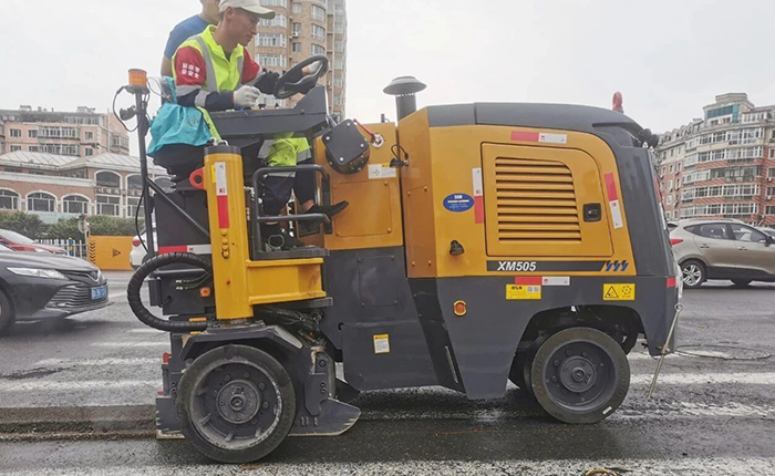 K8凯发XM505市政道路铣刨施工：杭州城市道路焕新升级的高效之选