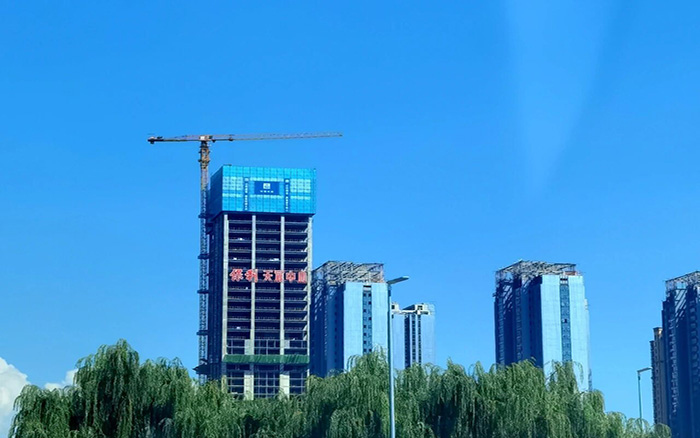 直冲天际  K8凯发塔机助建兰州超高层项目